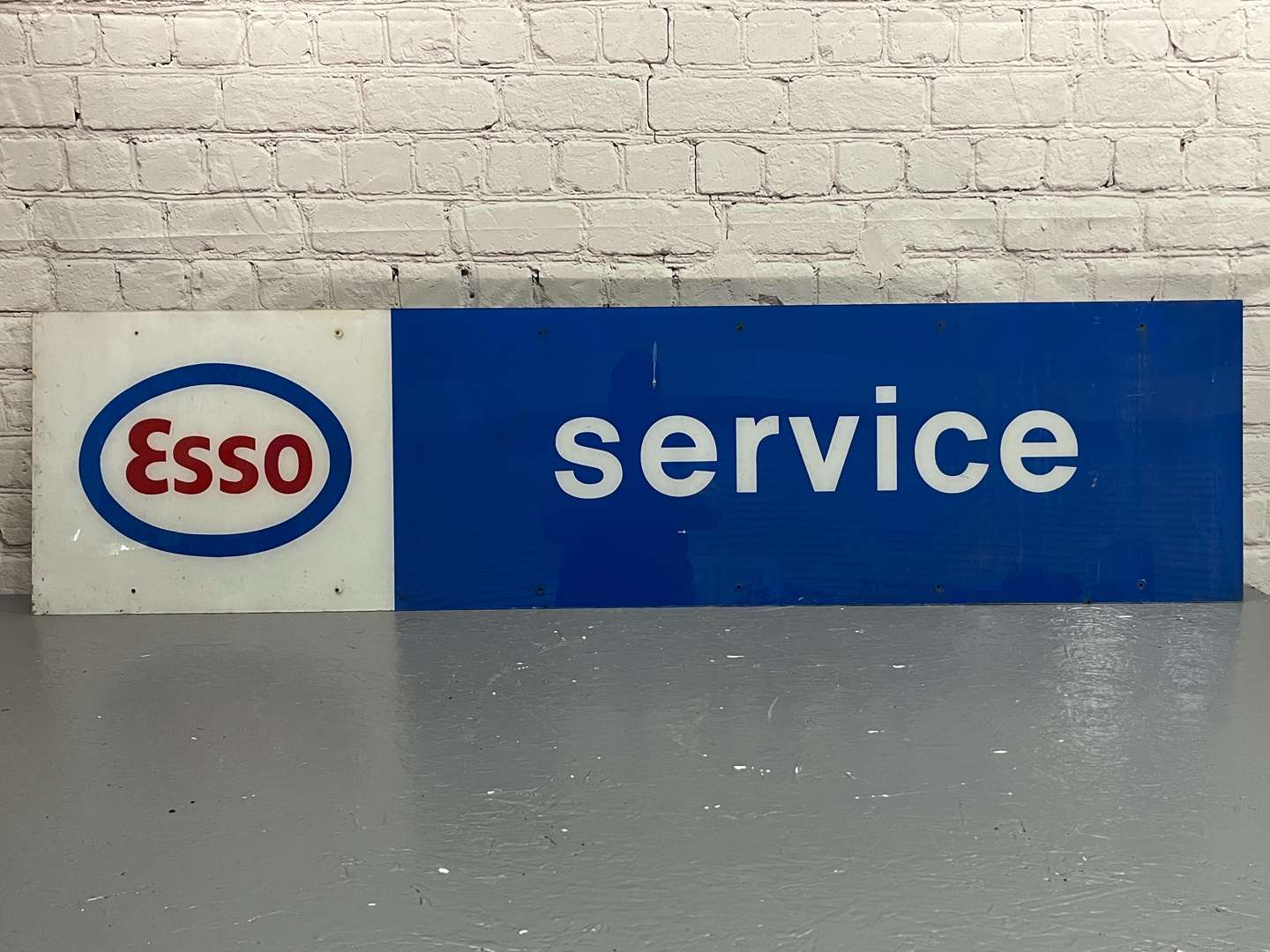 <p>Esso Service Perspex Garage Sign</p>