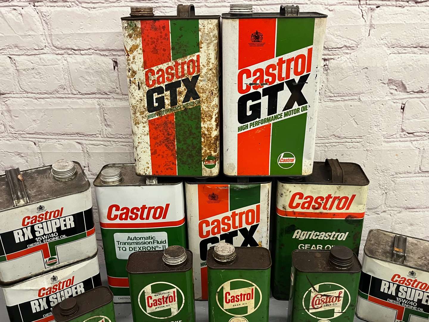 <p>Mixed Castrol Oil Cans</p>