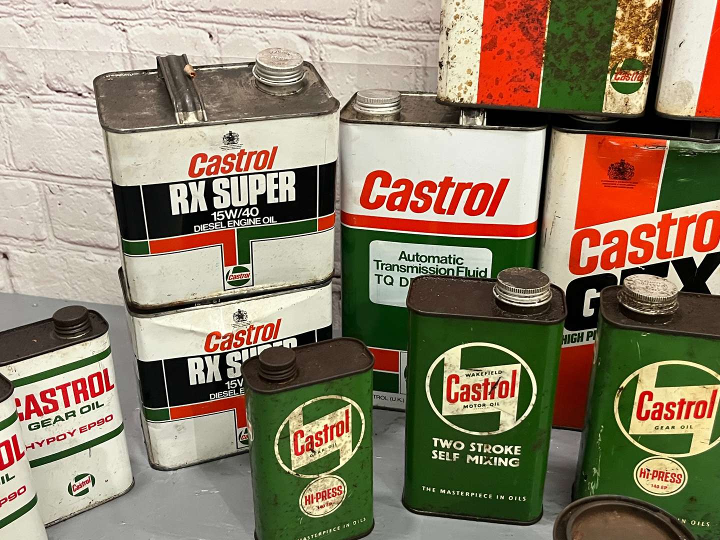 <p>Mixed Castrol Oil Cans</p>