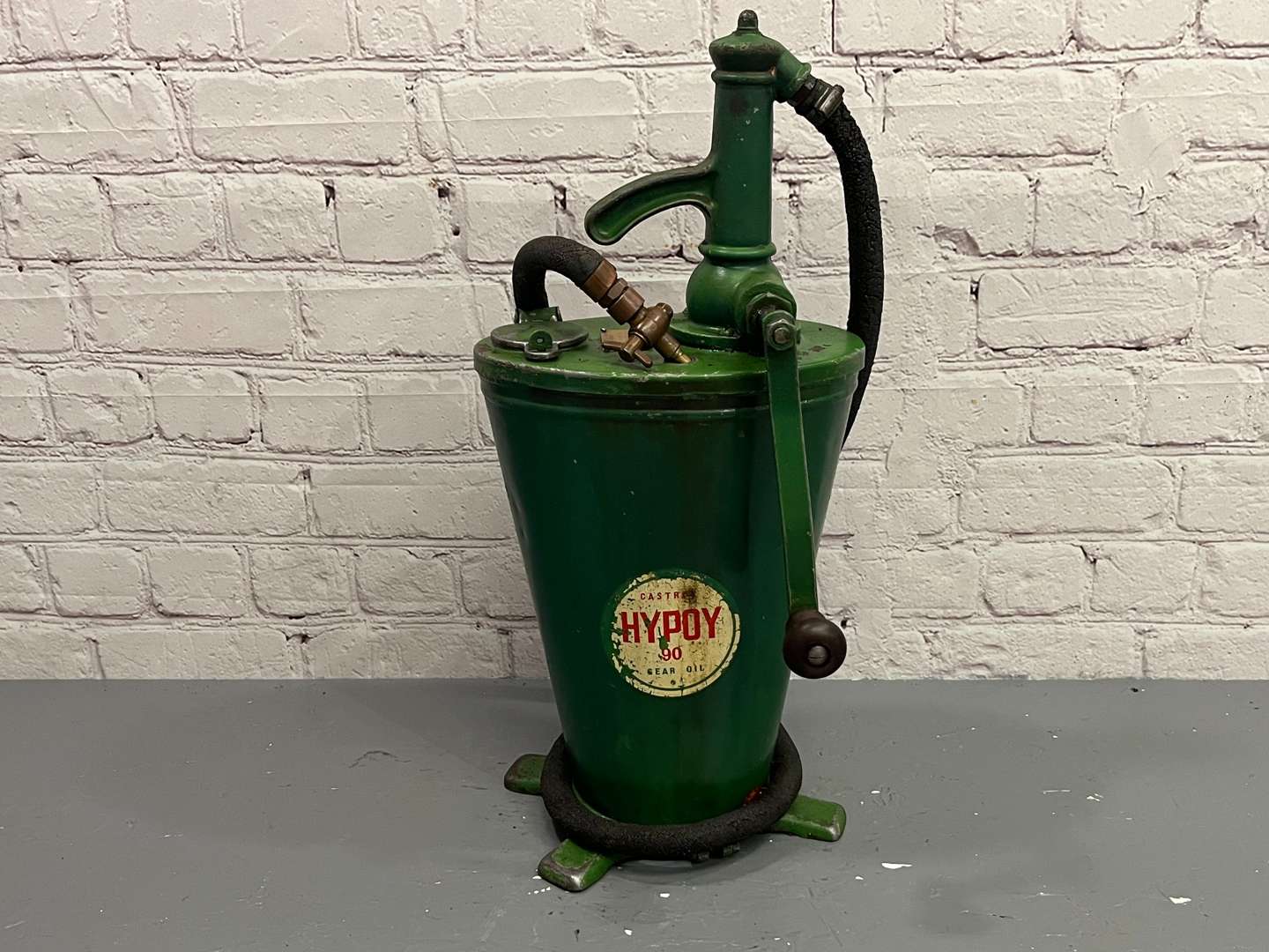 <p>Castrol Gear Oil Forecourt Pump</p>