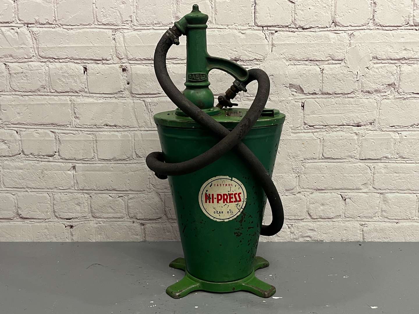 <p>Castrol Gear Oil Forecourt Pump</p>