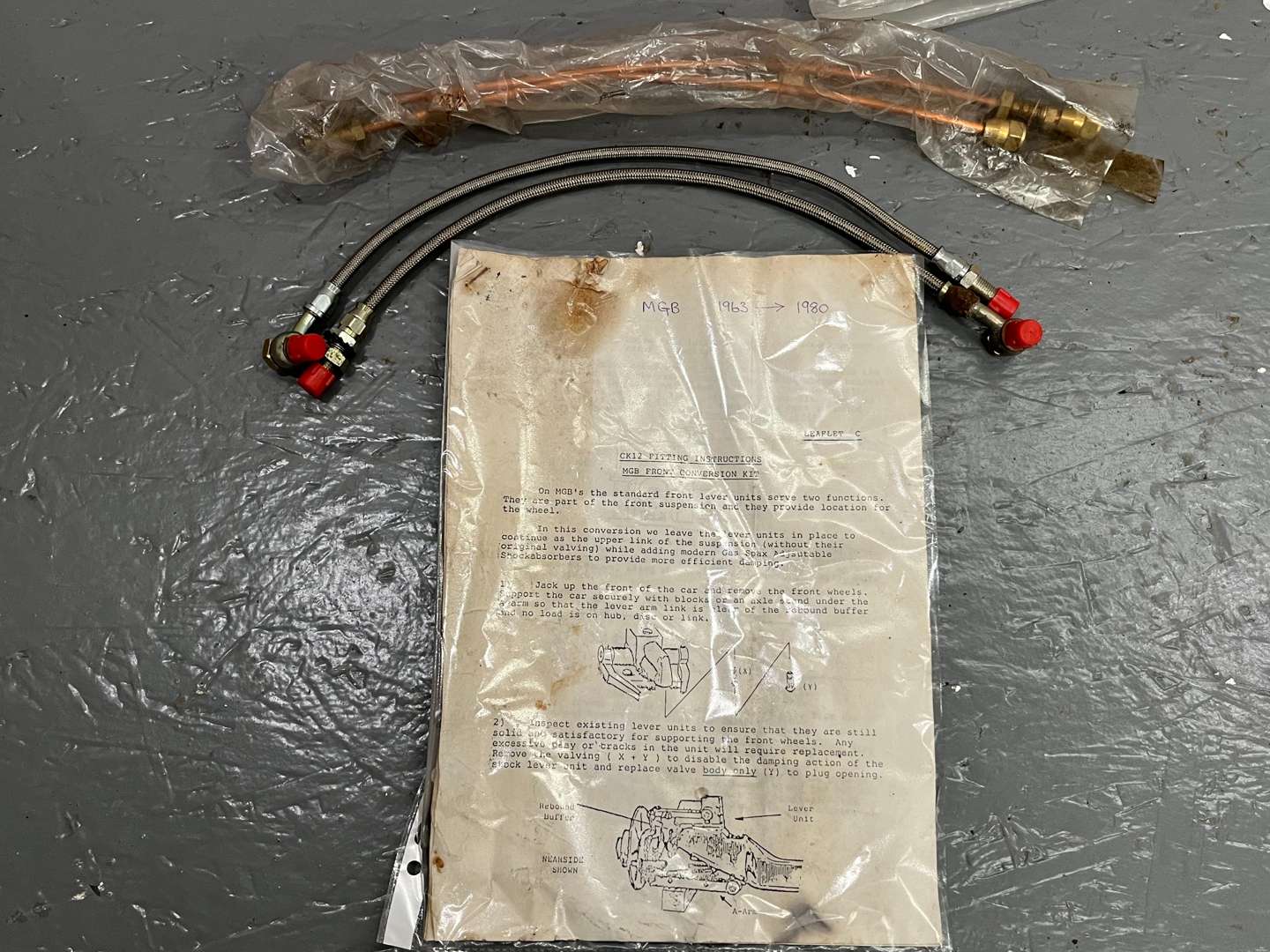 <p>MGB Spax Telescopic Shock Absorbers Conversion Kit&nbsp;</p>