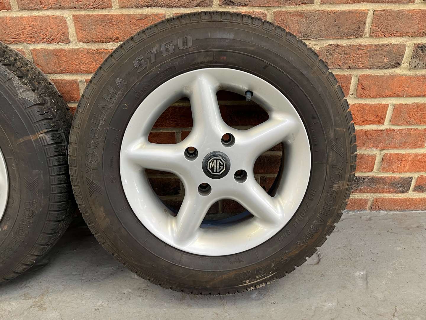<p>Set of Four Alloy Wheels</p>