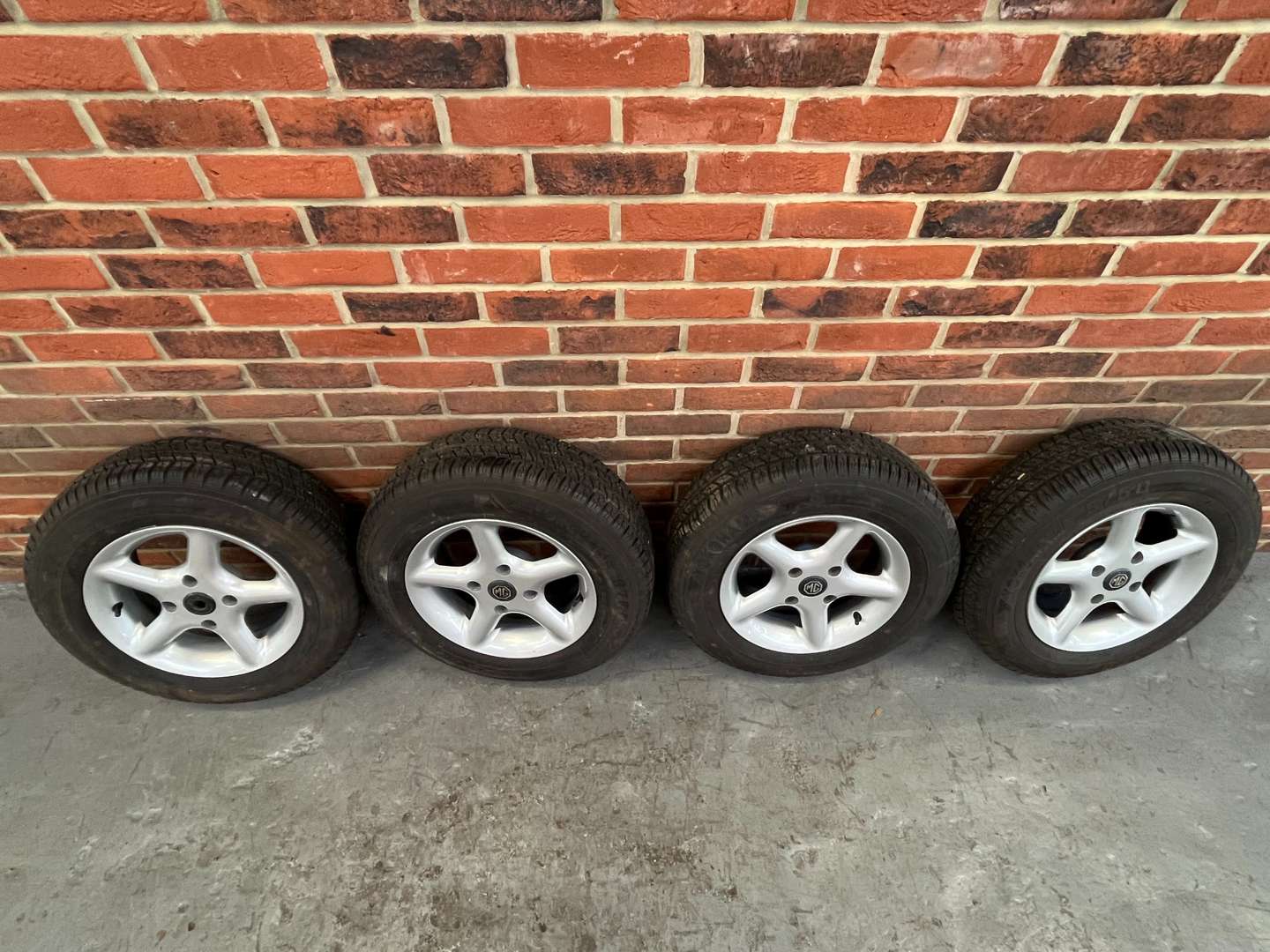<p>Set of Four Alloy Wheels</p>