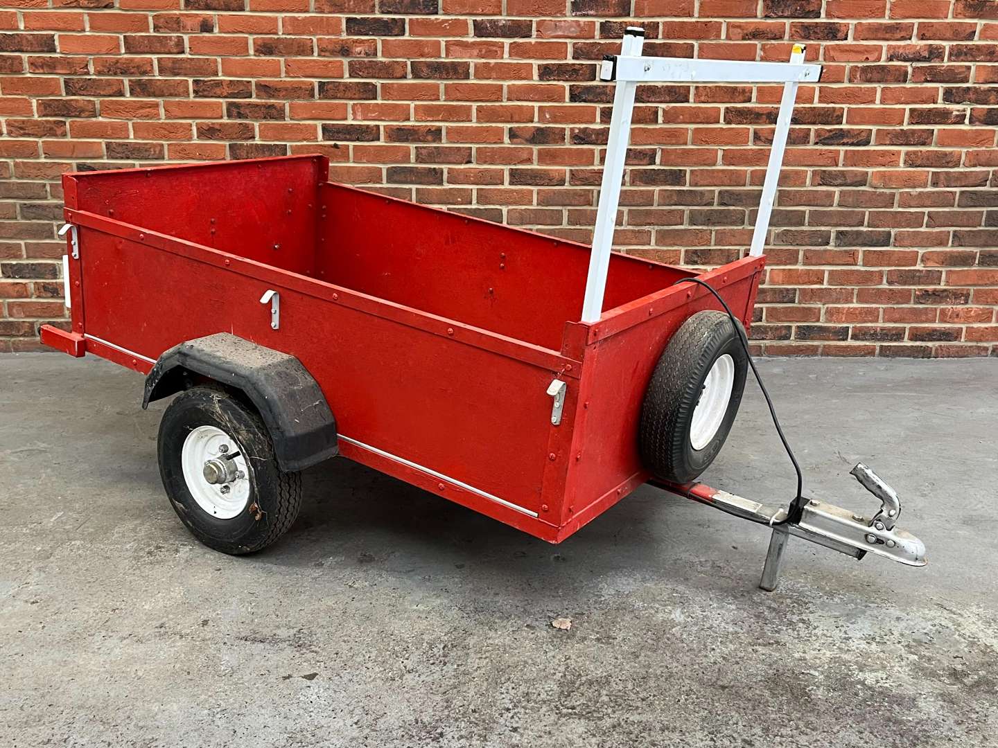 <p>Single Axle Car Trailer</p>