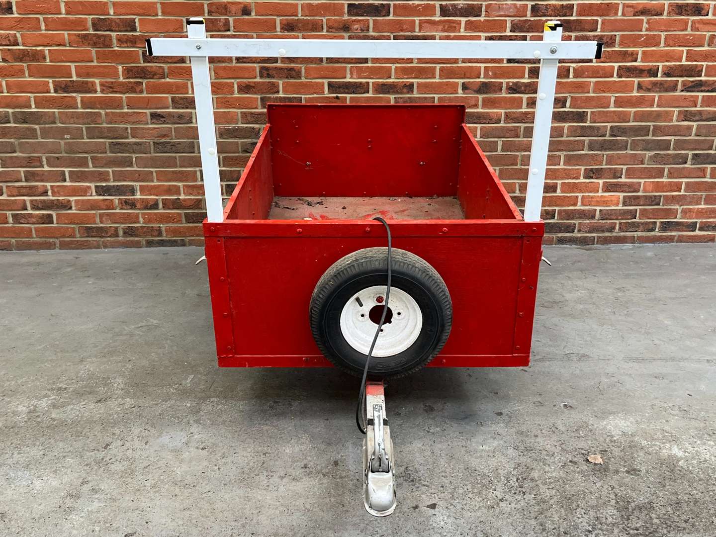 <p>Single Axle Car Trailer</p>