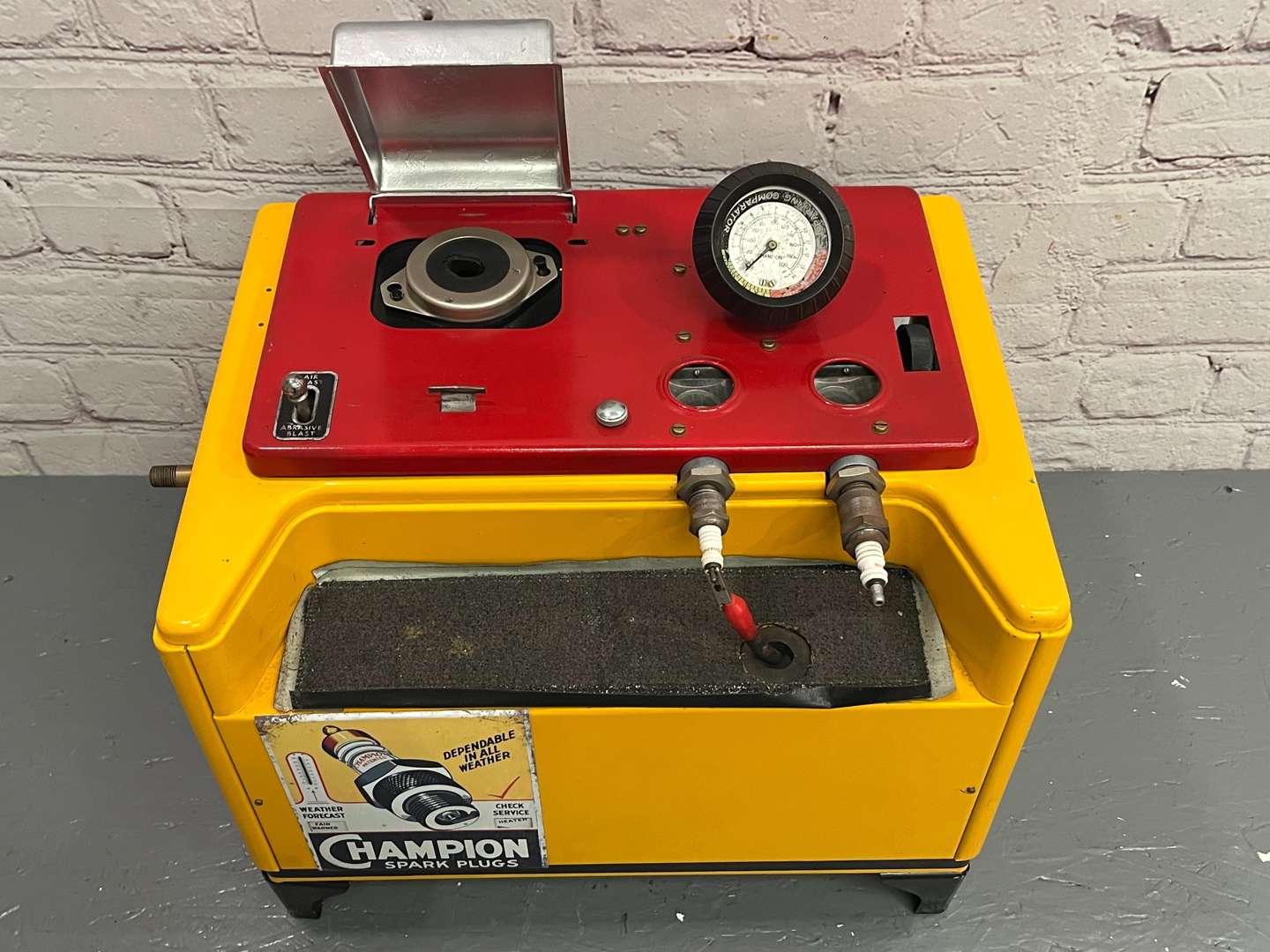 <p>Champion Spark Plug Tester&nbsp;</p>