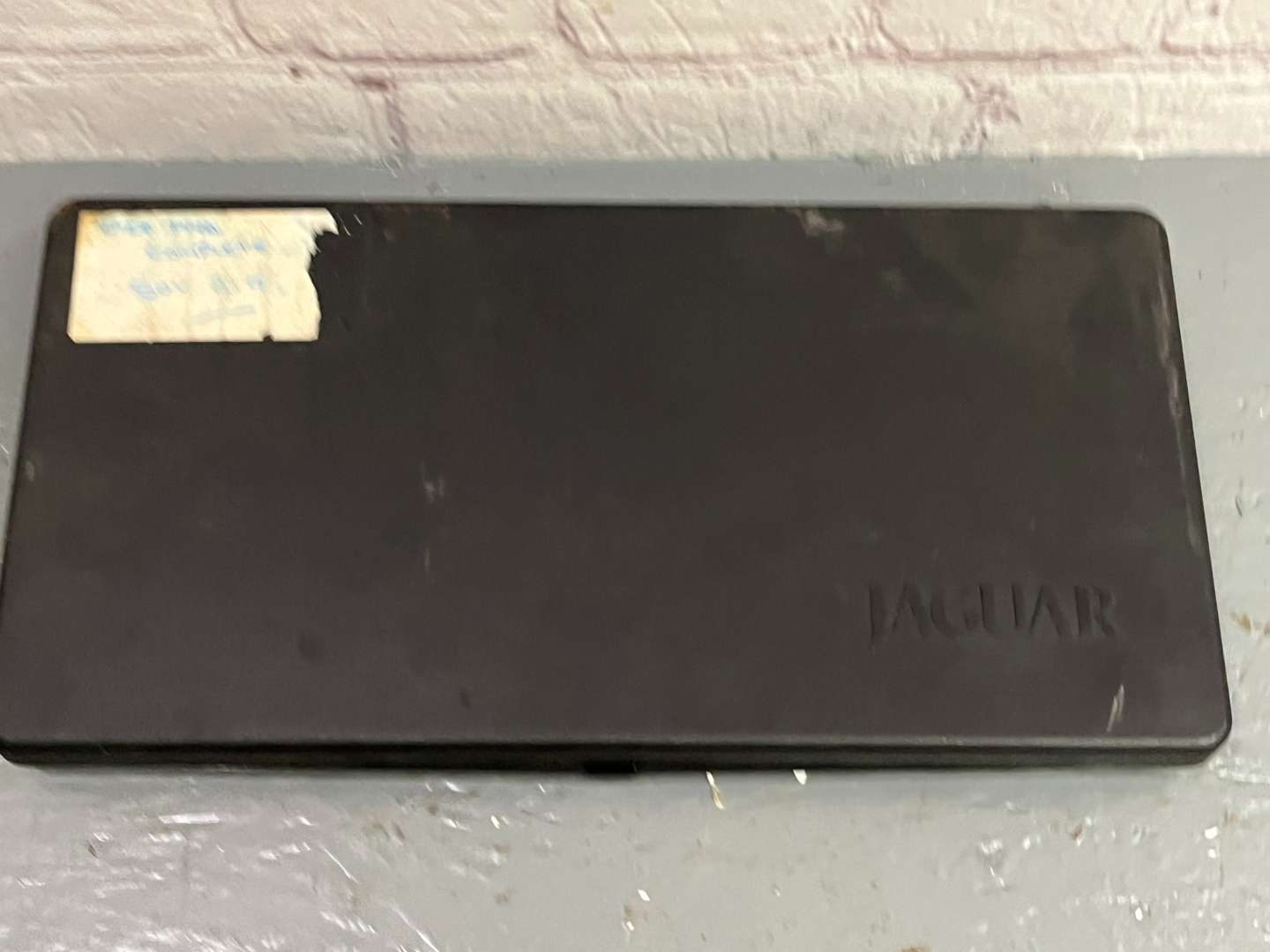 <p>Jaguar XJ Tool Kit</p>