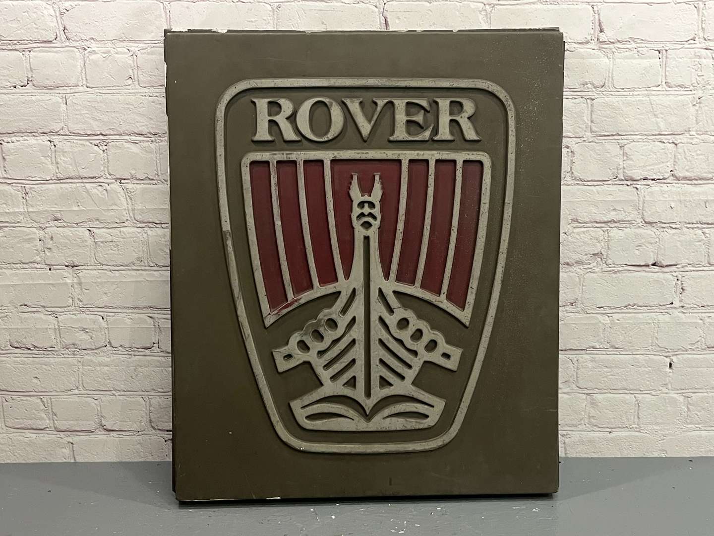 <p>Rover Plastic Dealership Sign</p>