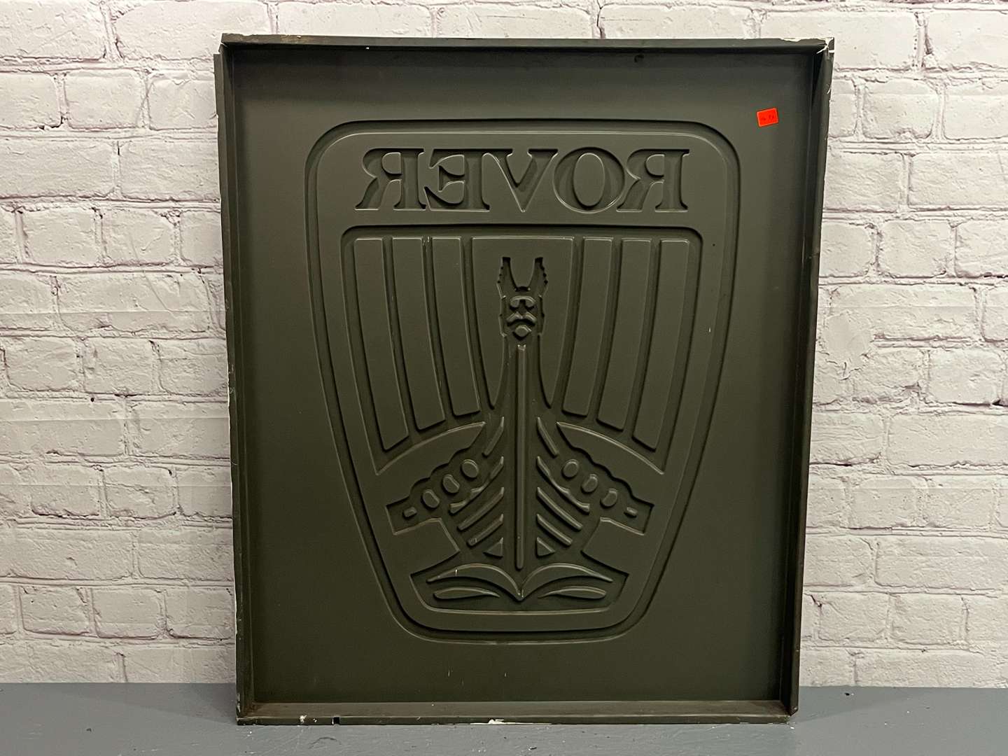 <p>Rover Plastic Dealership Sign</p>