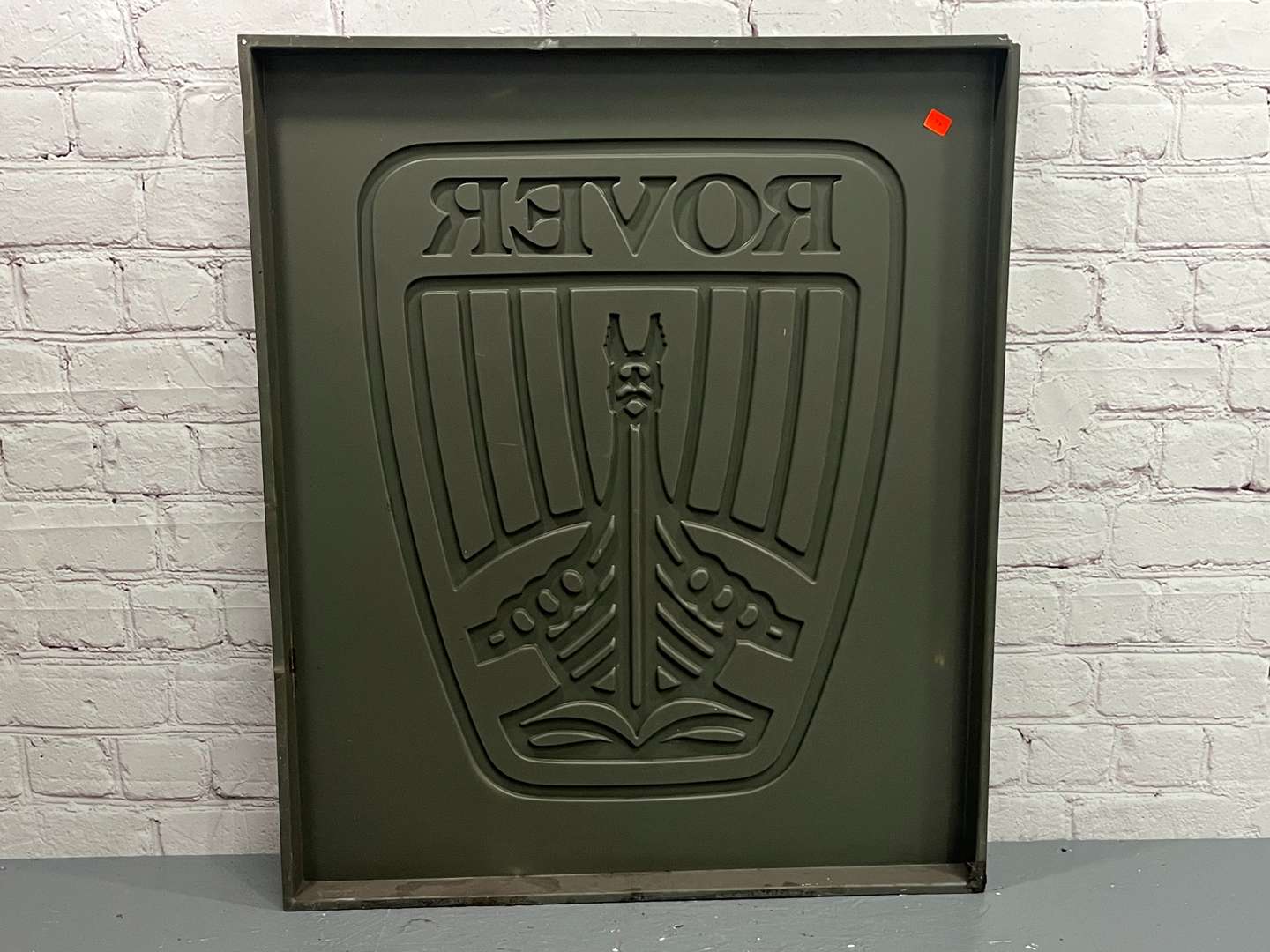 <p>Rover Plastic Dealership Sign</p>