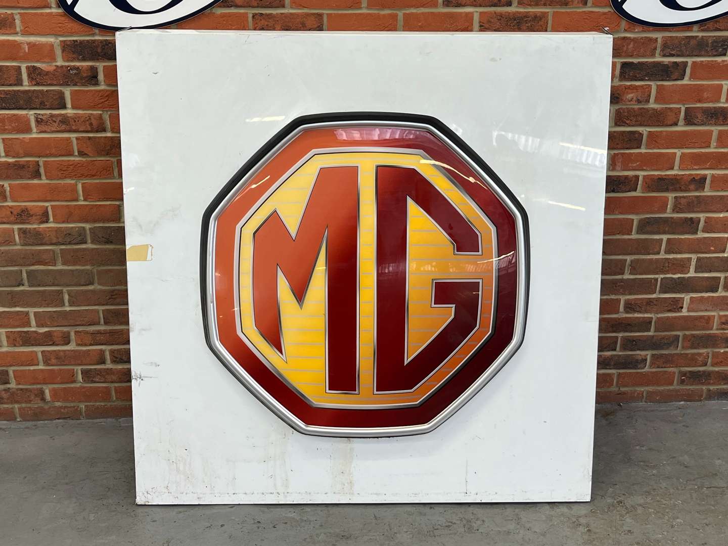 <p>MG Large Illuminated Dealership Sign</p>