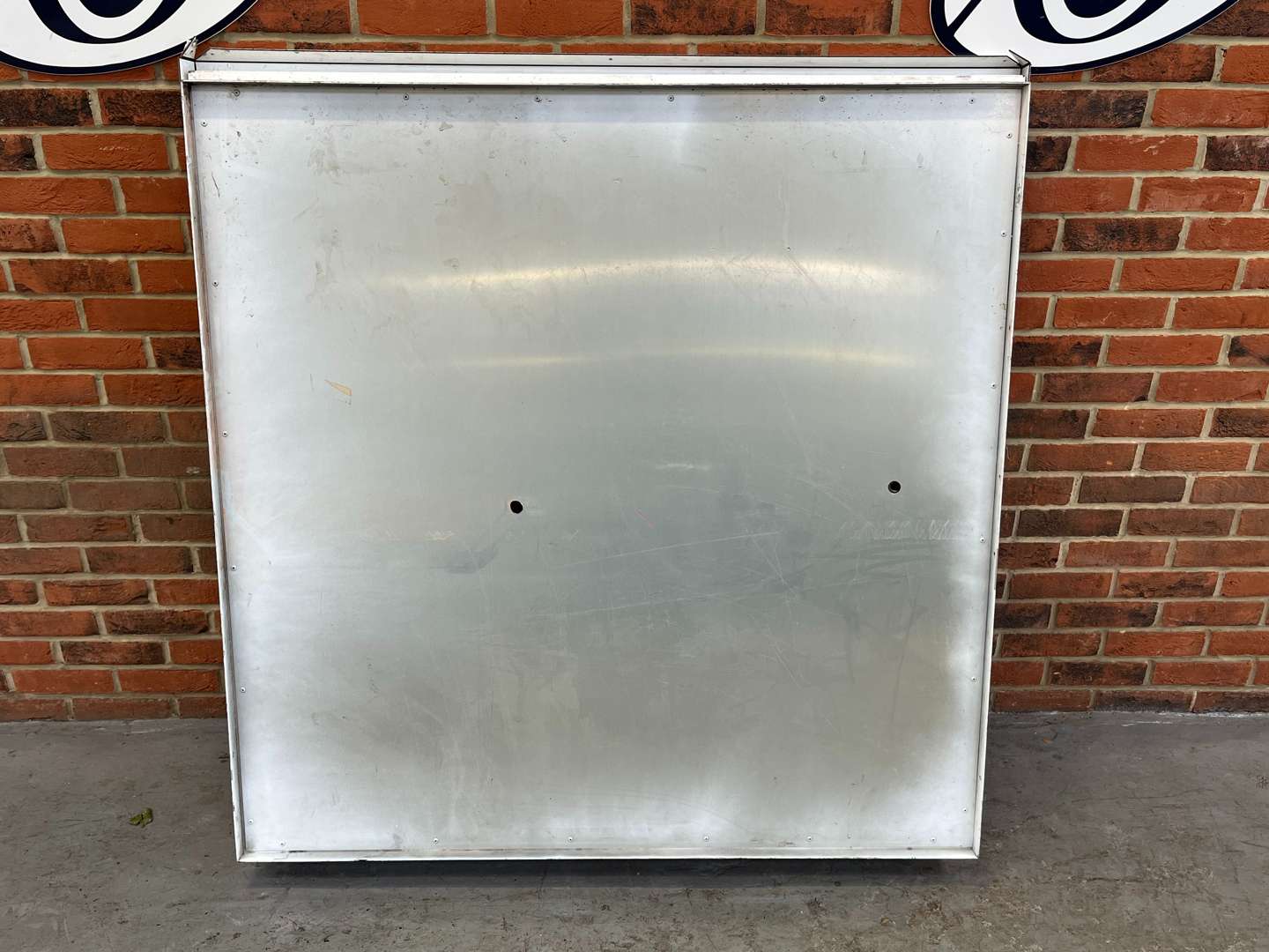 <p>MG Large Illuminated Dealership Sign</p>