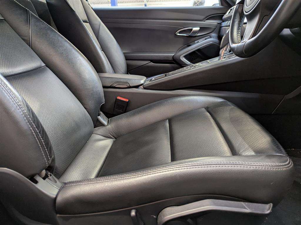 <p>2014 PORSCHE CAYMAN S-A **SOLD</p>