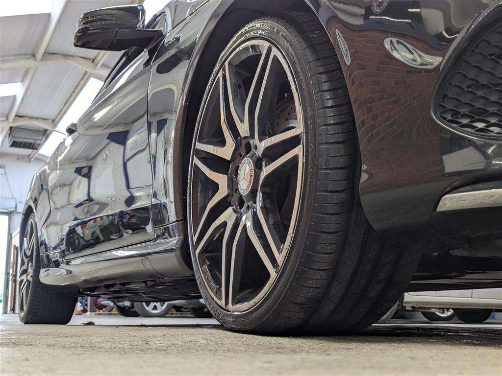 <p>2015 MERCEDES-BENZ E400 AMG LINE AUTO</p>