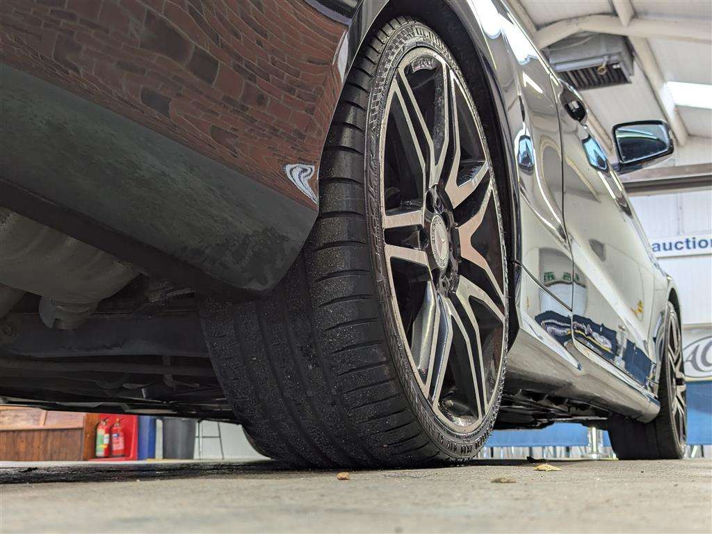 <p>2015 MERCEDES-BENZ E400 AMG LINE AUTO</p>