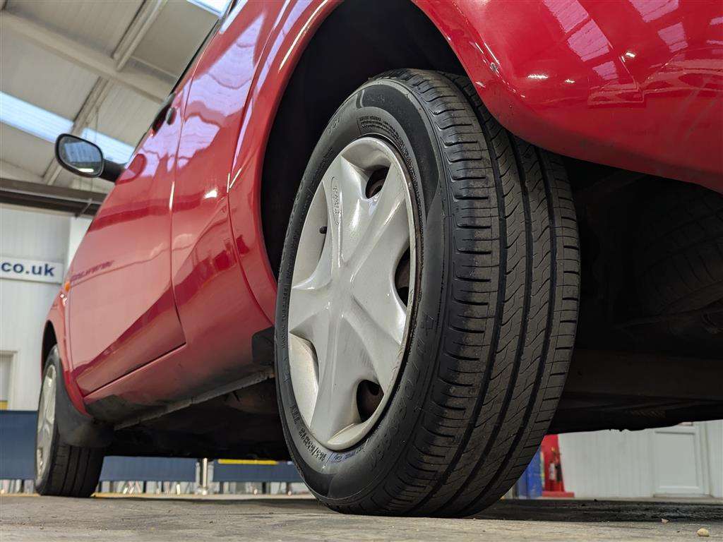 <p>2003 FORD KA COLLECTION</p>