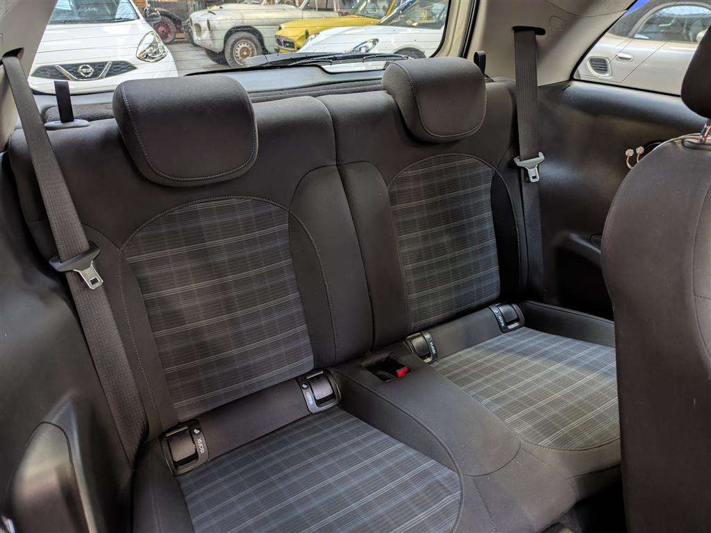 <p>2014 VAUXHALL ADAM GLAM</p>