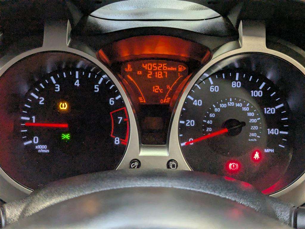 <p>2016 NISSAN JUKE N-CONNECTA DIG-T</p>