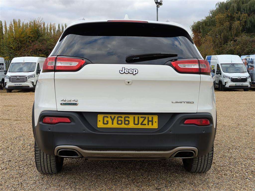 <p>2016 JEEP CHEROKEE LIMITED M-JET II</p>