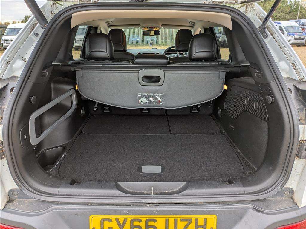 <p>2016 JEEP CHEROKEE LIMITED M-JET II</p>