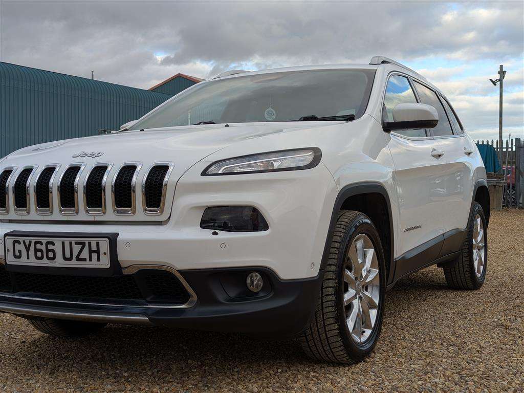 <p>2016 JEEP CHEROKEE LIMITED M-JET II</p>