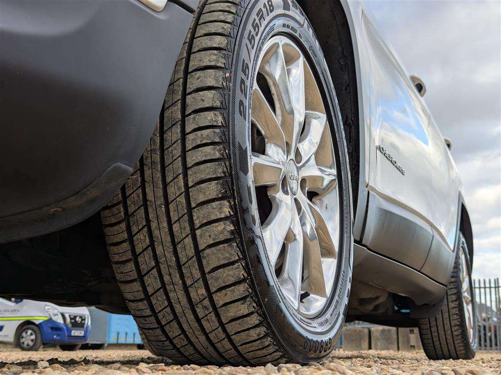 <p>2016 JEEP CHEROKEE LIMITED M-JET II</p>