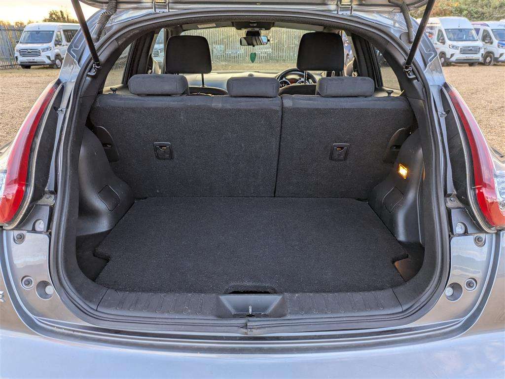 <p>2016 NISSAN JUKE N-CONNECTA CVT</p>