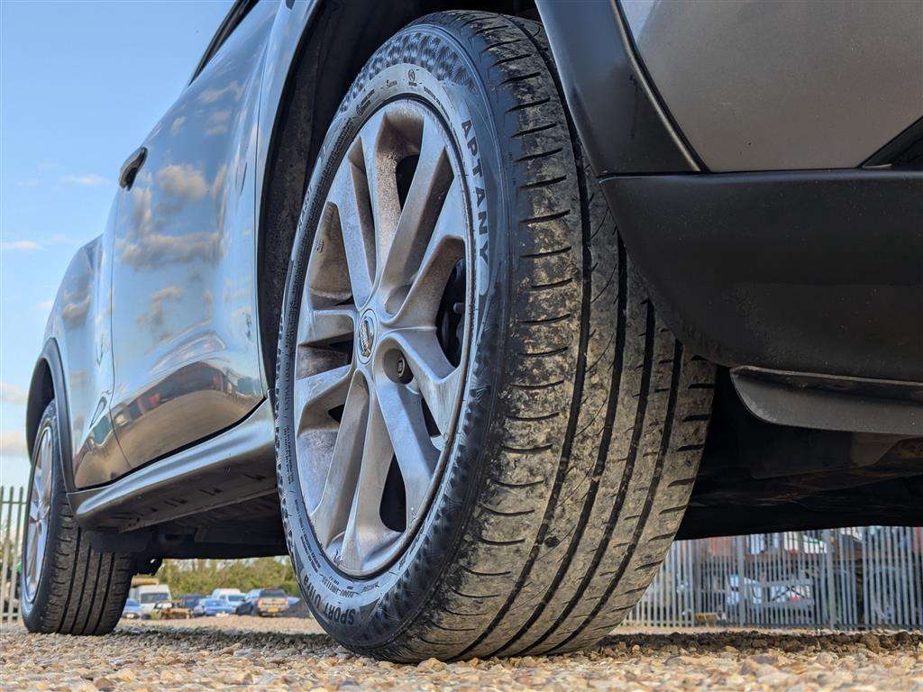 <p>2016 NISSAN JUKE N-CONNECTA CVT</p>