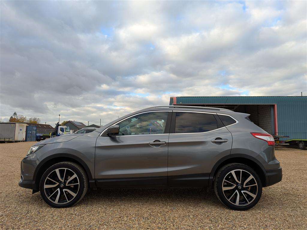 <p>2017 NISSAN QASHQAI TEKNA DCI</p>