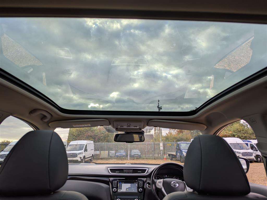 <p>2017 NISSAN QASHQAI TEKNA DCI</p>