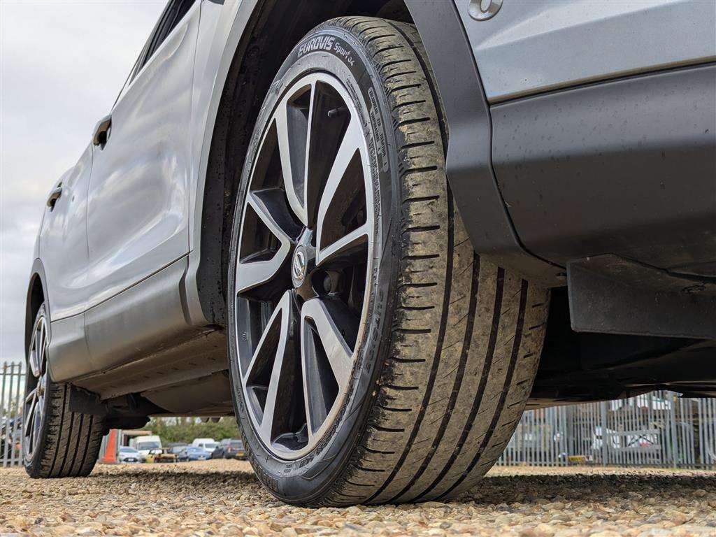 <p>2017 NISSAN QASHQAI TEKNA DCI</p>