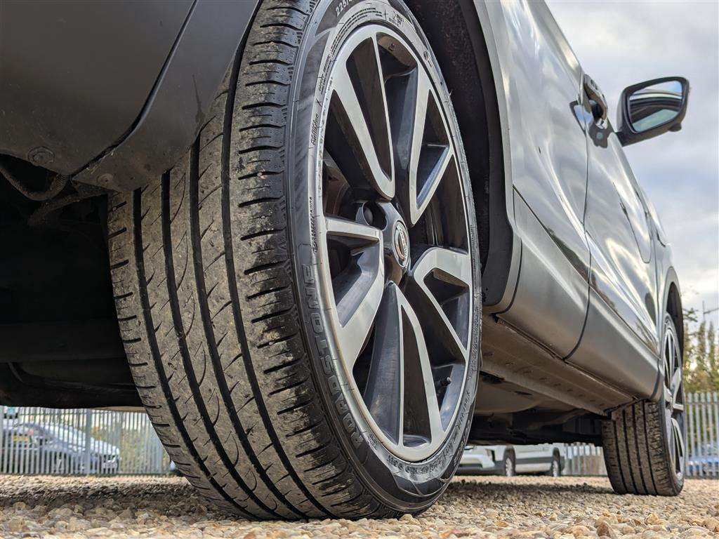 <p>2017 NISSAN QASHQAI TEKNA DCI</p>