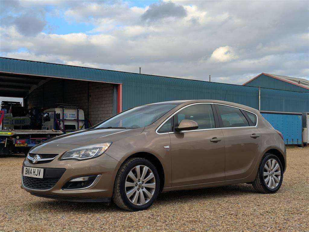 <p>2014 VAUXHALL ASTRA ELITE</p>