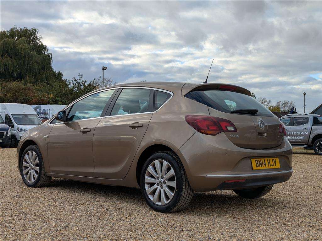 <p>2014 VAUXHALL ASTRA ELITE</p>