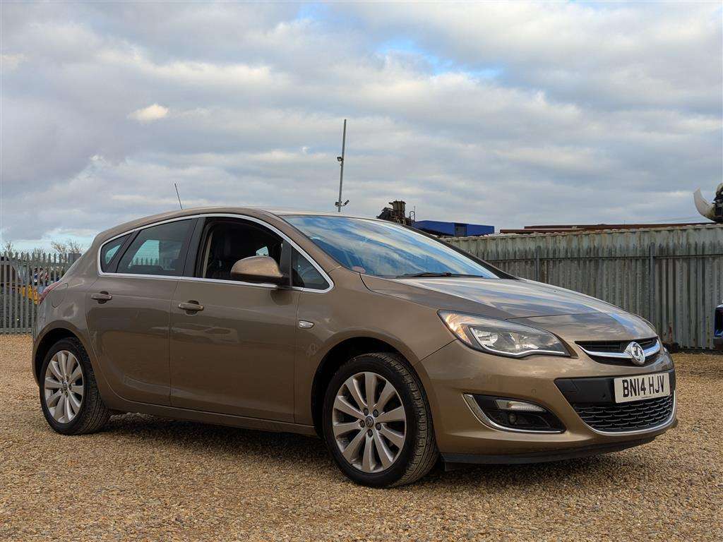 <p>2014 VAUXHALL ASTRA ELITE</p>