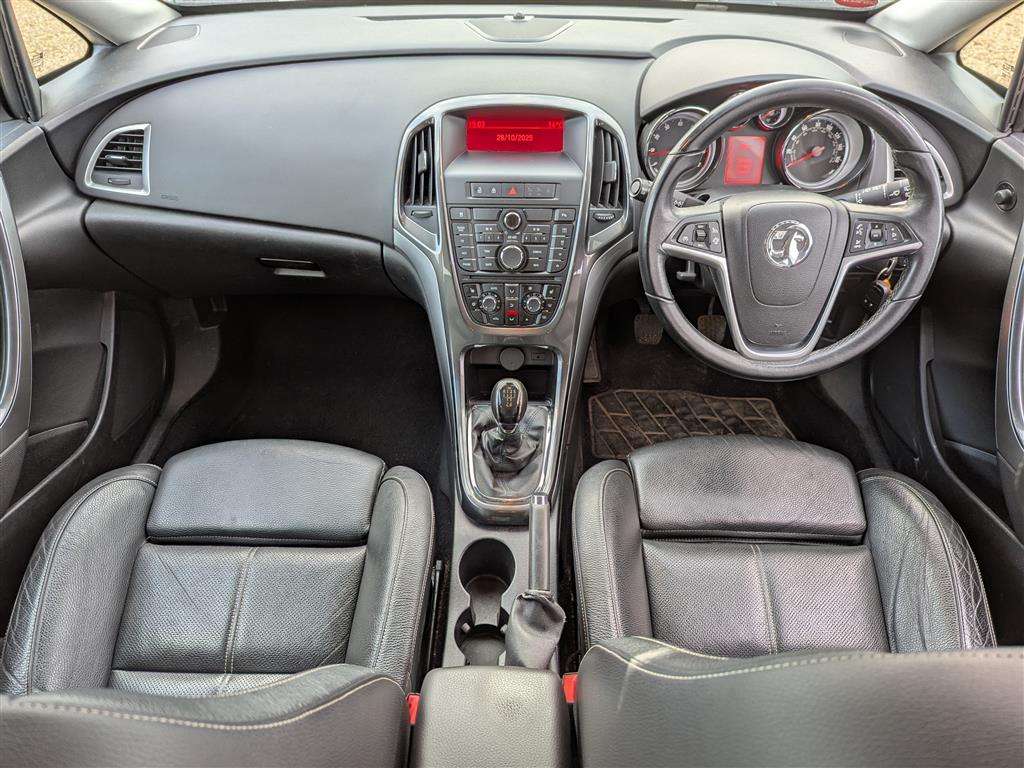 <p>2014 VAUXHALL ASTRA ELITE</p>