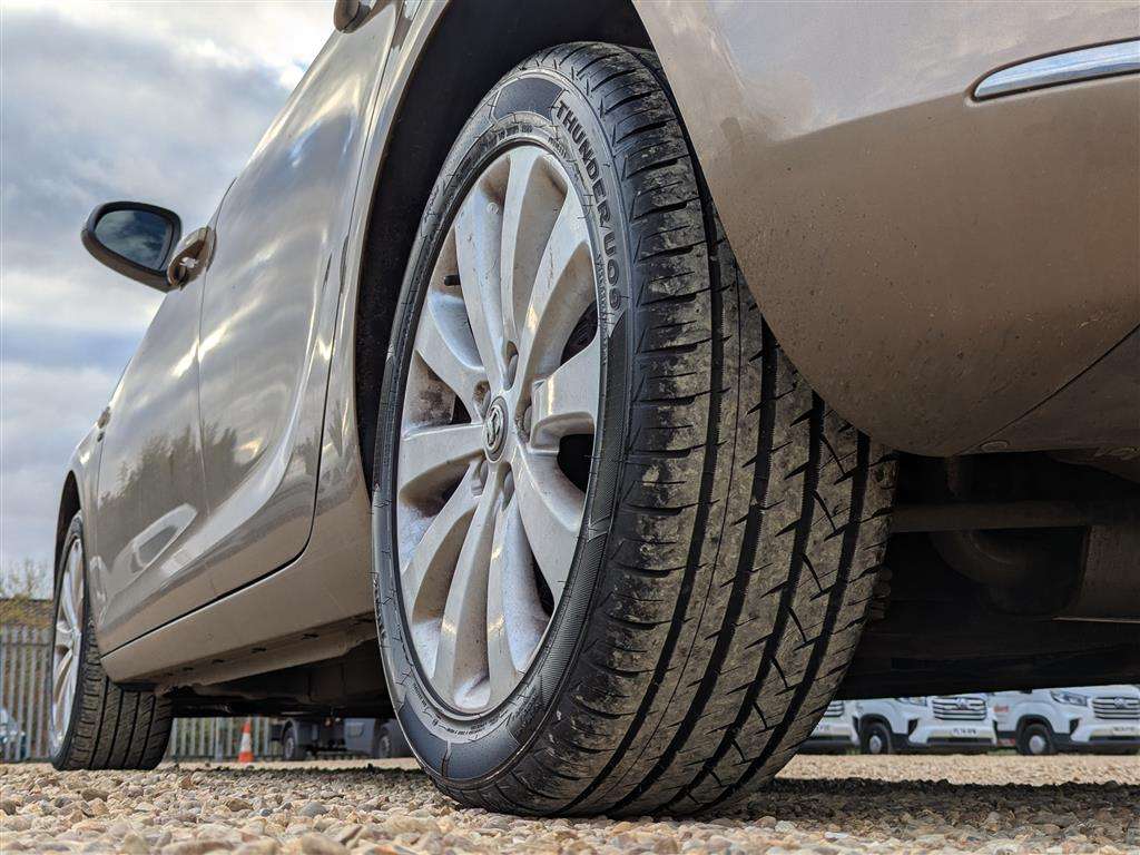 <p>2014 VAUXHALL ASTRA ELITE</p>