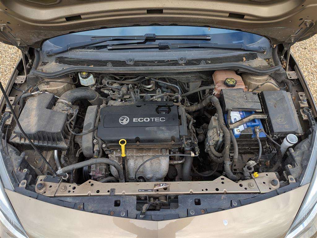 <p>2014 VAUXHALL ASTRA ELITE</p>