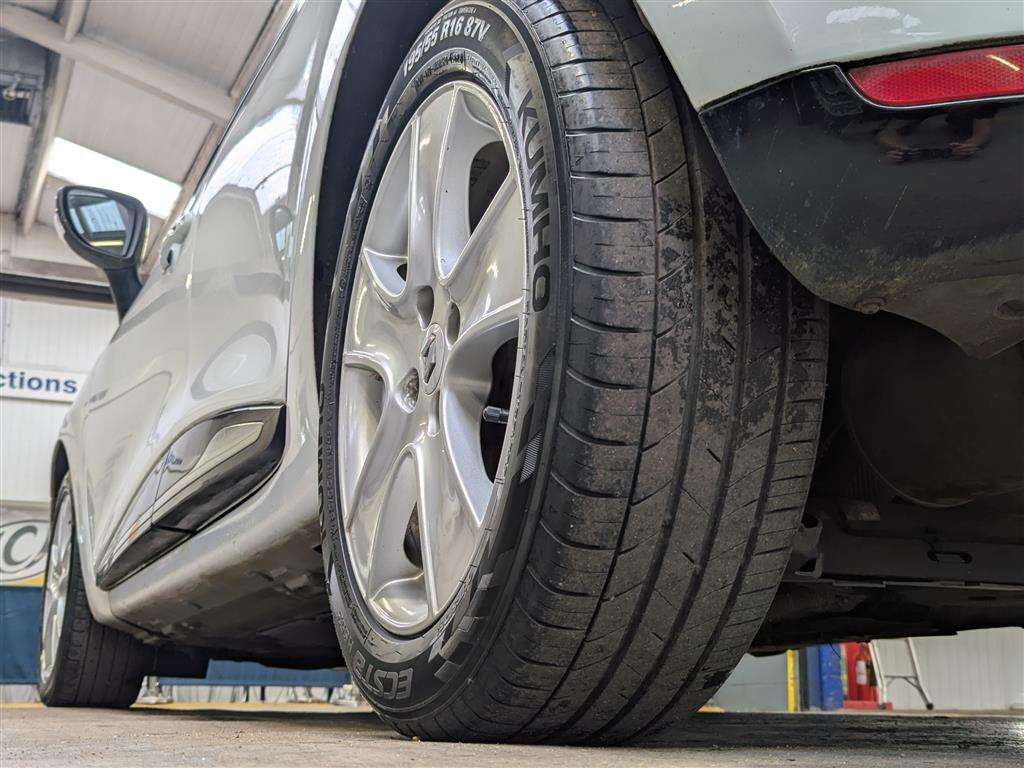 <p>2015 RENAULT CLIO D-QUEM-NAV NRG DCIEC</p>