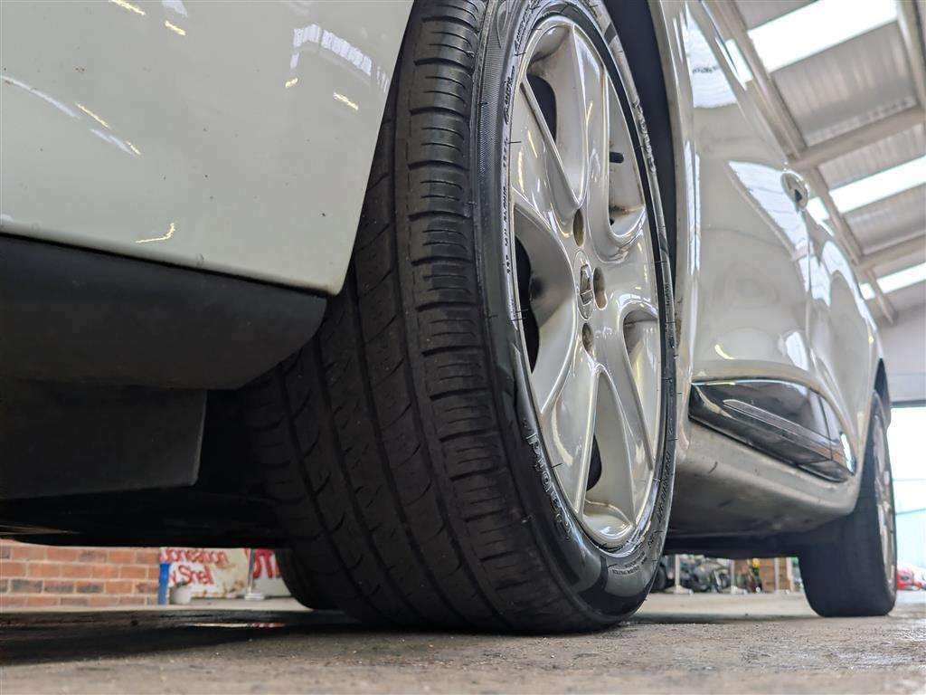 <p>2015 RENAULT CLIO D-QUEM-NAV NRG DCIEC</p>