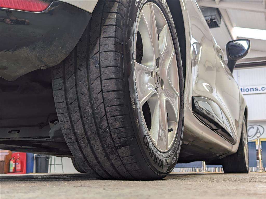 <p>2015 RENAULT CLIO D-QUEM-NAV NRG DCIEC</p>