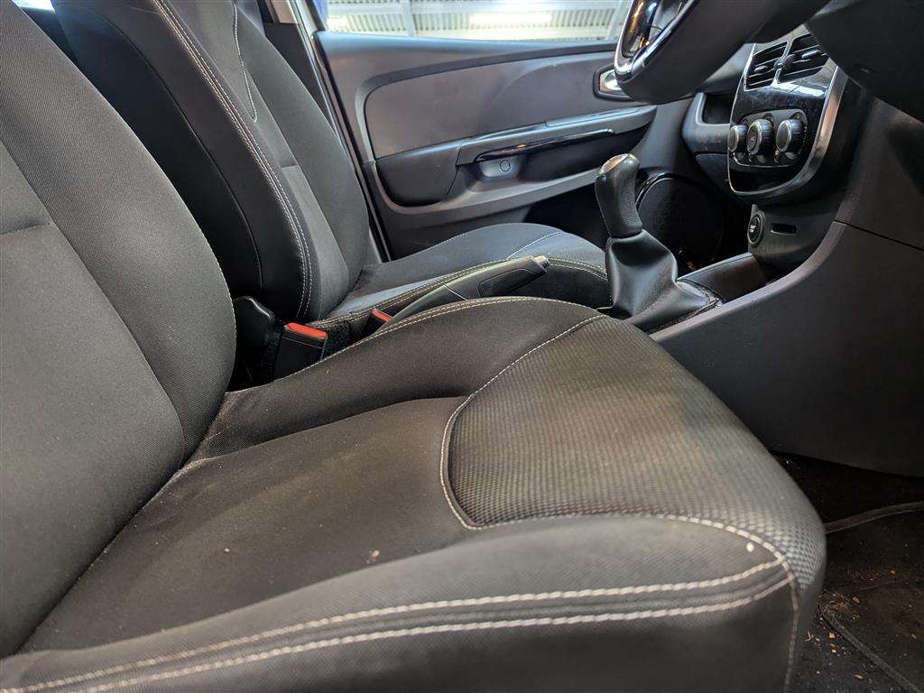 <p>2015 RENAULT CLIO D-QUEM-NAV NRG DCIEC</p>