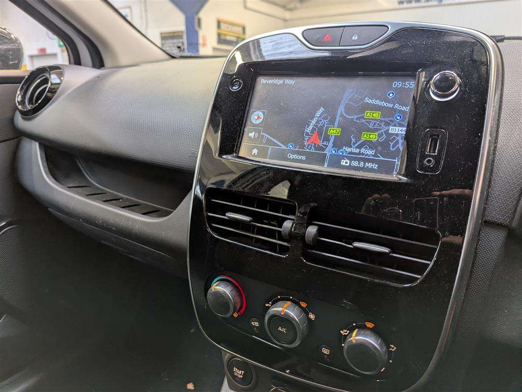 <p>2015 RENAULT CLIO D-QUEM-NAV NRG DCIEC</p>