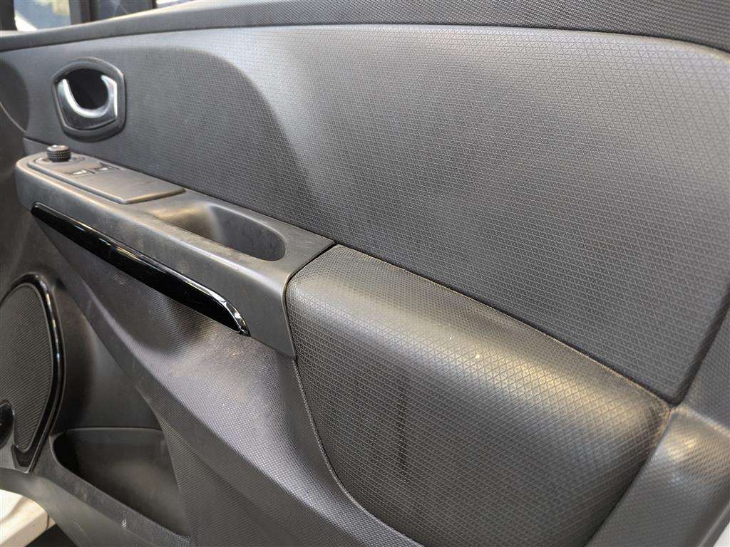 <p>2015 RENAULT CLIO D-QUEM-NAV NRG DCIEC</p>