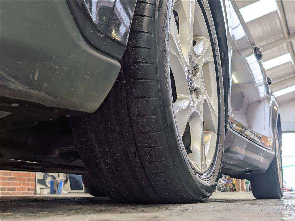 <p>2013 VOLVO V40 CROSS COUNTRY LUX D2</p>