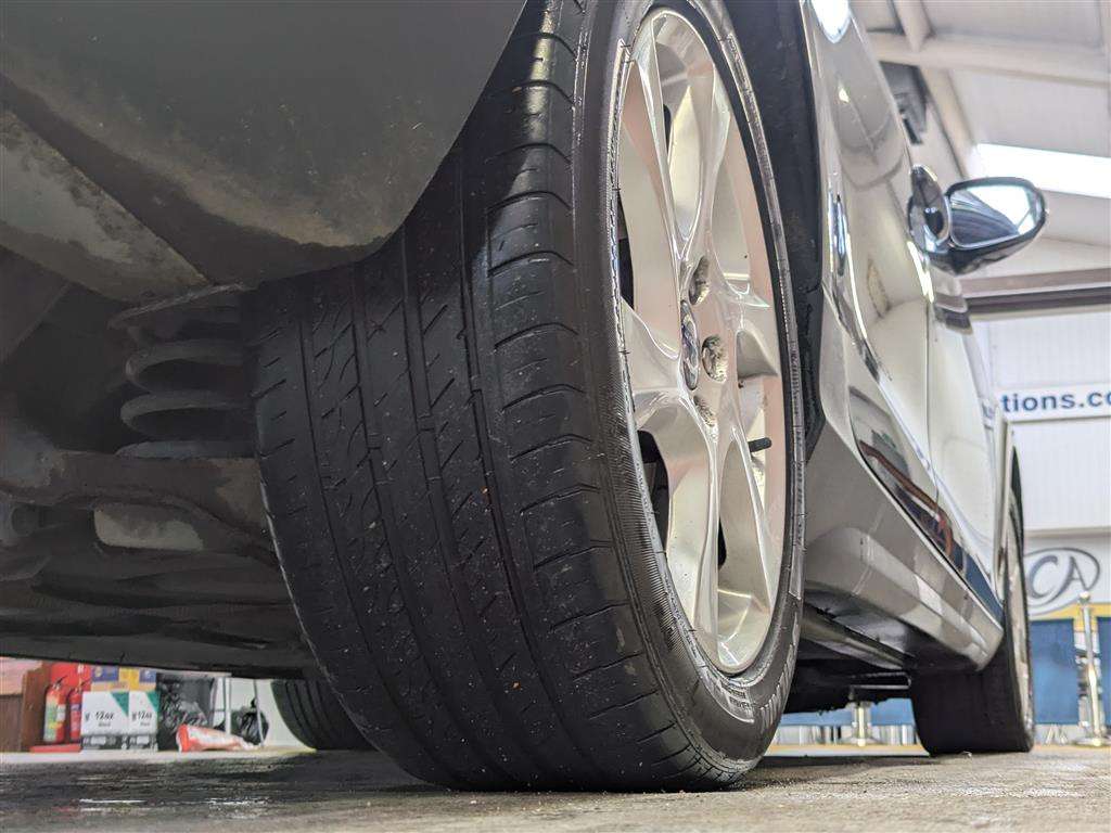 <p>2013 VOLVO V40 CROSS COUNTRY LUX D2</p>