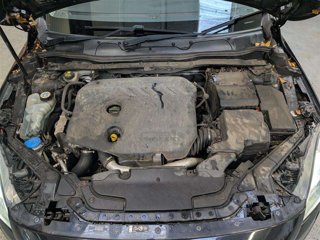 <p>2013 VOLVO V40 CROSS COUNTRY LUX D2</p>