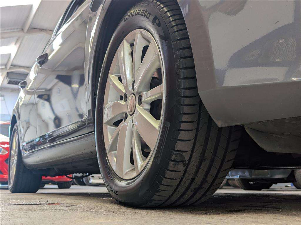 <p>2011 VOLKSWAGEN GOLF MATCH TDI BLUETECH</p>