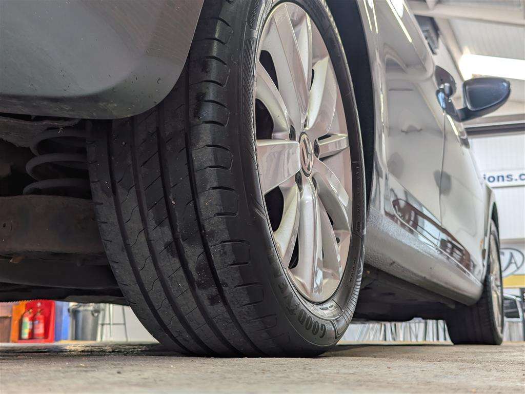 <p>2011 VOLKSWAGEN GOLF MATCH TDI BLUETECH</p>